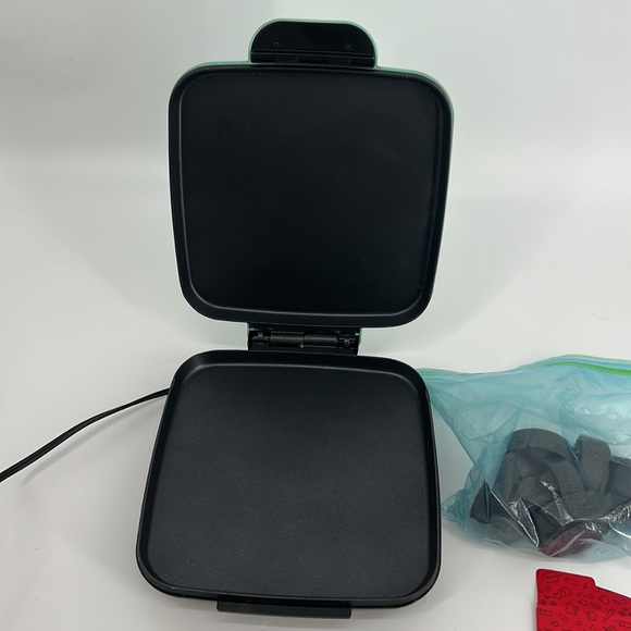 Dash Egg Bite Maker Griddle Aqua - Picture 6 of 7